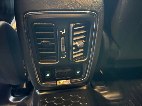 Used 2012 Jeep Grand Cherokee Limited image 15