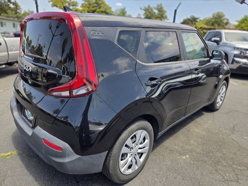 Used 2022 Kia Soul LX FWD image 5