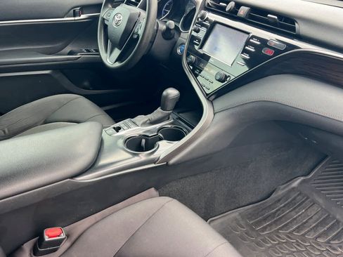 Used 2020 Toyota Camry LE image 17