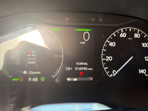 Used 2024 Honda CR-V Sport Touring image 2