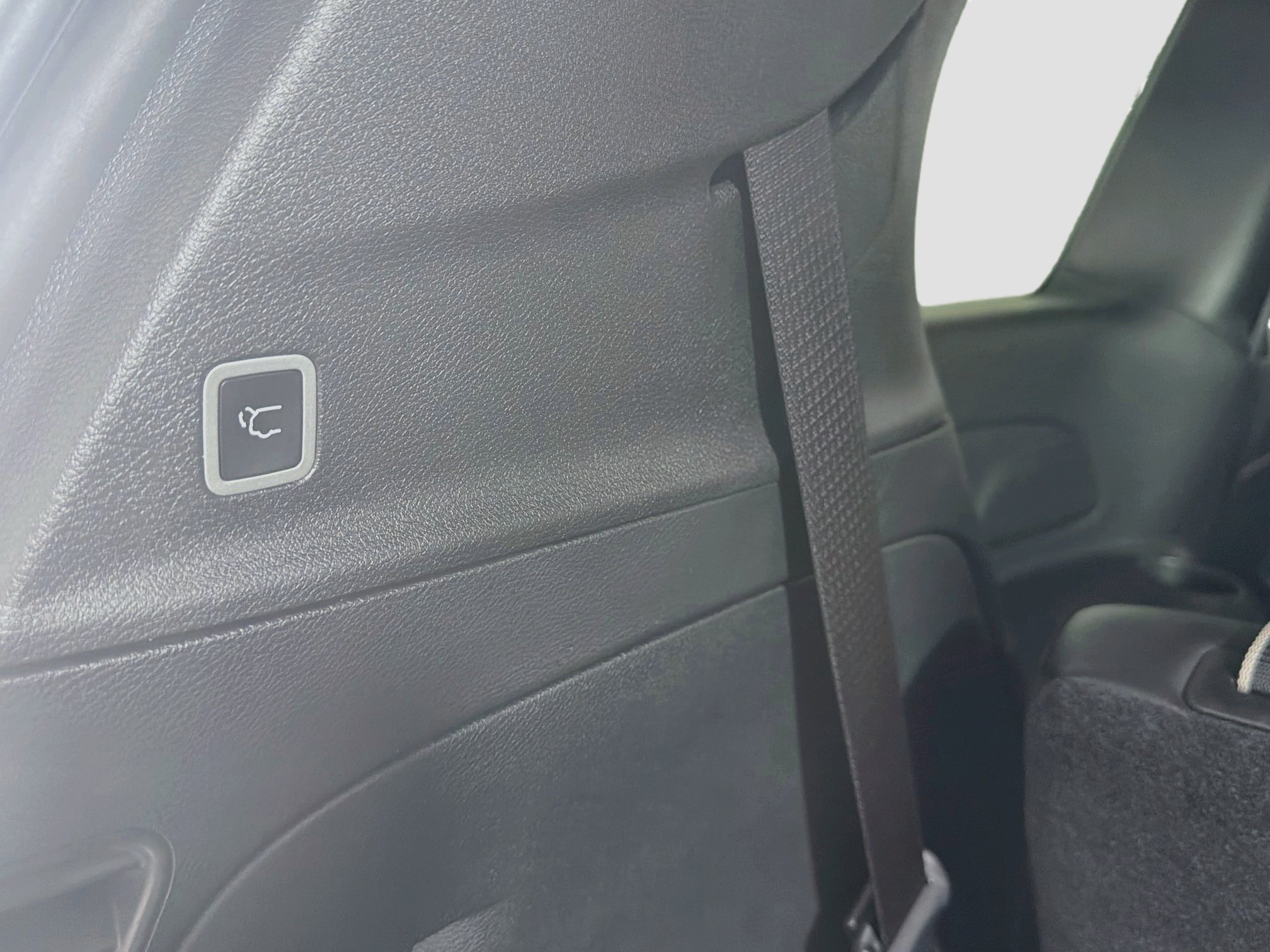 Used 2025 Chrysler Pacifica Select FWD image 31