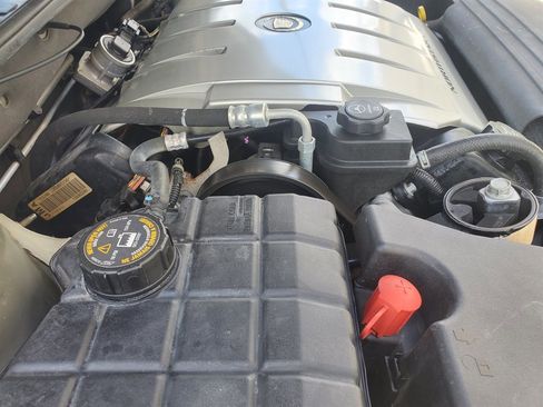 Used 2006 Cadillac DTS w/ Trunk Convenience Package image 37