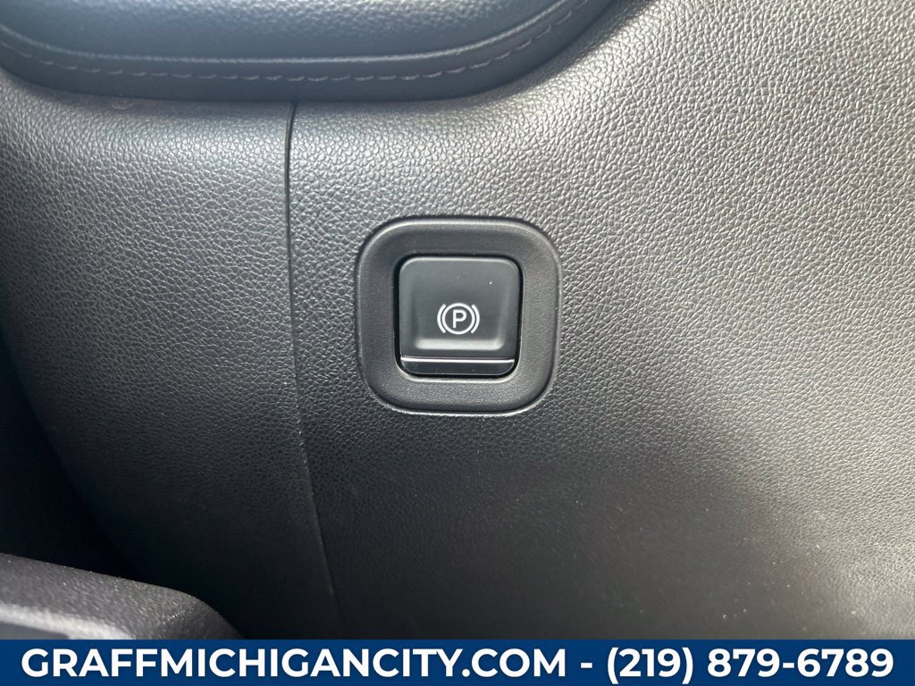 Used 2020 Chevrolet Silverado 1500 RST AWD/4WD image 27