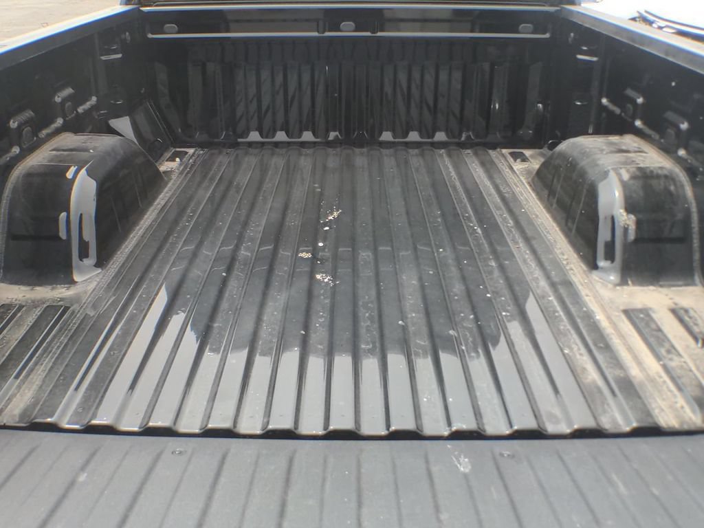 Used 2023 Chevrolet Silverado 1500 LT AWD/4WD image 26