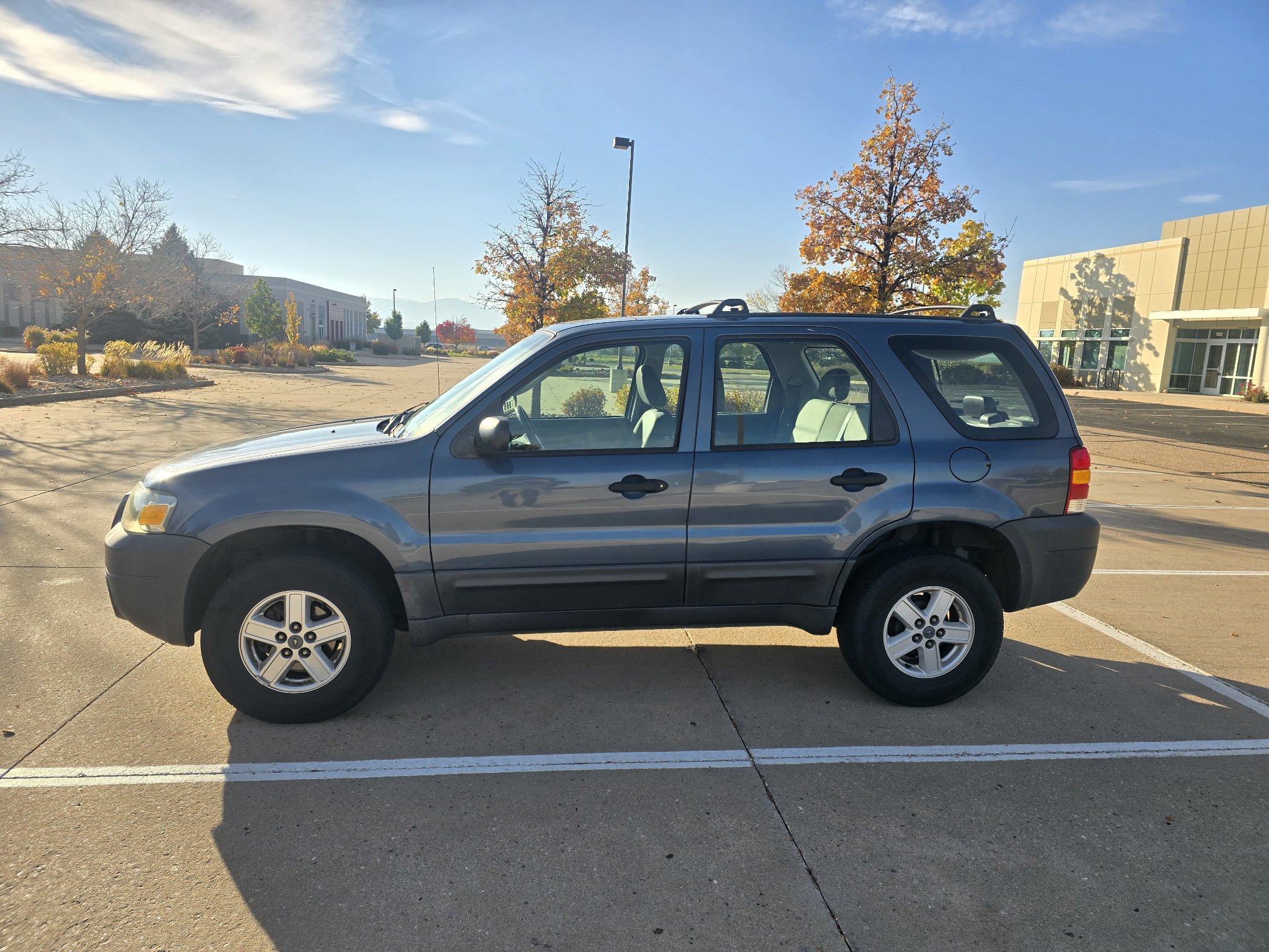 Used 2006 Ford Escape XLS FWD image 2
