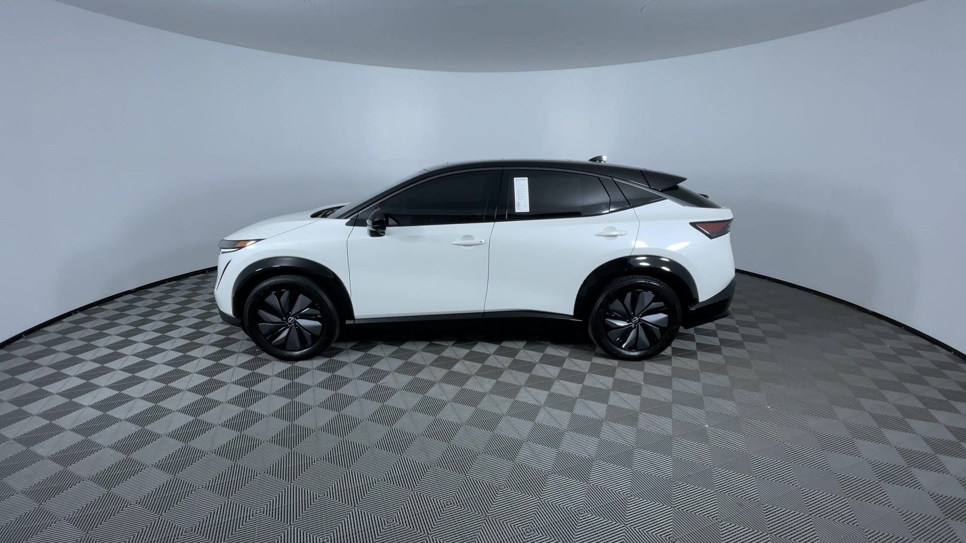 Certified 2024 Nissan Ariya AWD image 5