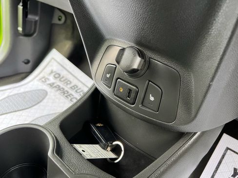 Used 2015 Chevrolet Spark LT image 35