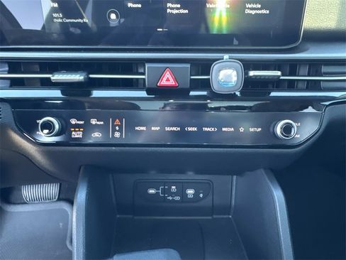 Certified 2026 Kia Sportage EX w/ EX Panorama Roof Package image 48