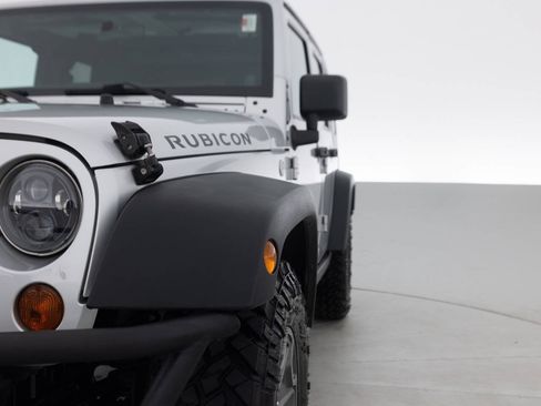Used 2012 Jeep Wrangler Unlimited Rubicon w/ Connectivity Group AWD/4WD image 12