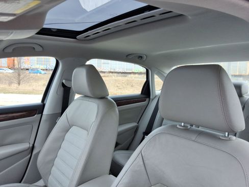 Used 2013 Volkswagen Passat TDI SEL Premium image 20