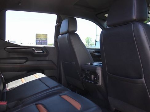 Used 2024 GMC Sierra 1500 AT4 w/ Technology Package image 22
