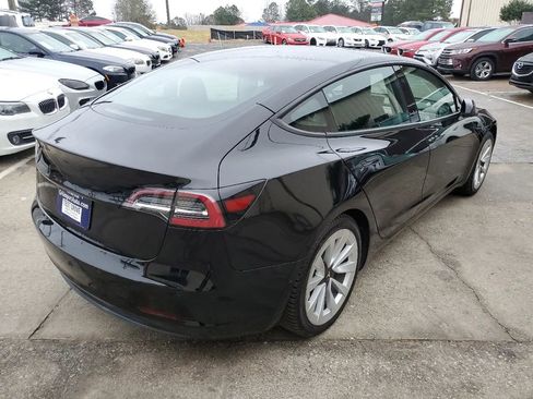 Used 2021 Tesla Model 3 Standard Range Plus image 9