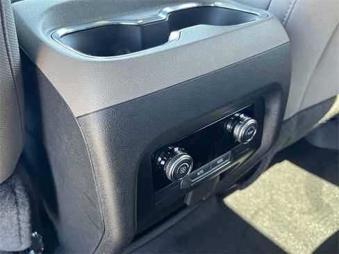 New 2025 GMC Acadia Elevation image 24