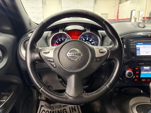 Used 2011 Nissan Juke SL AWD/4WD image 30