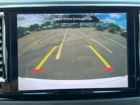 Used 2023 Chrysler Pacifica Touring-L FWD image 35