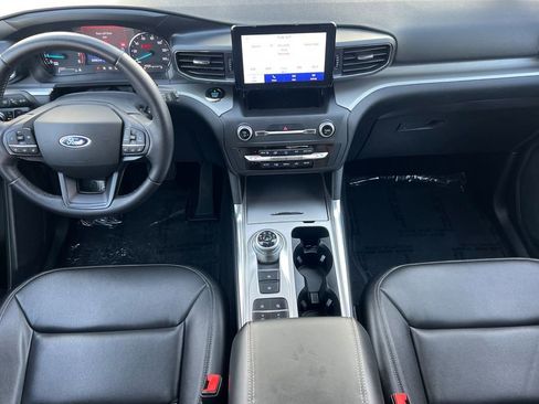 Certified 2020 Ford Explorer XLT w/ Equipment Group 202A image 15