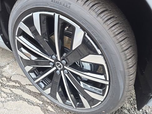 New 2026 Volvo XC60 B5 Ultra w/ Protection Package Premier image 4