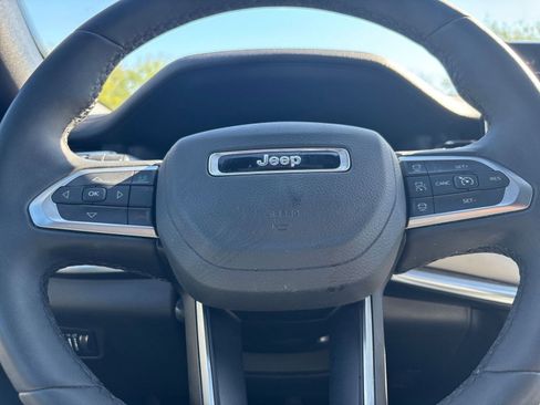 Used 2025 Jeep Compass Limited AWD/4WD image 29
