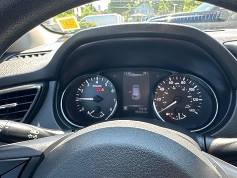 Used 2017 Nissan Rogue Sport S w/ S Appearance Package AWD/4WD image 25