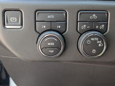 Used 2023 Chevrolet Silverado 1500 LT image 36