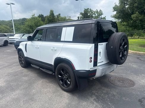 Used 2025 Land Rover Defender 110 S AWD/4WD image 4