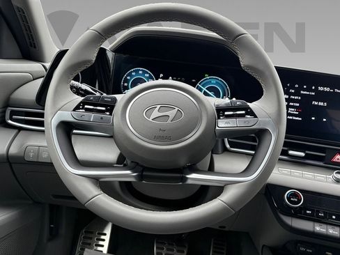 New 2026 Hyundai Elantra Sport FWD image 11