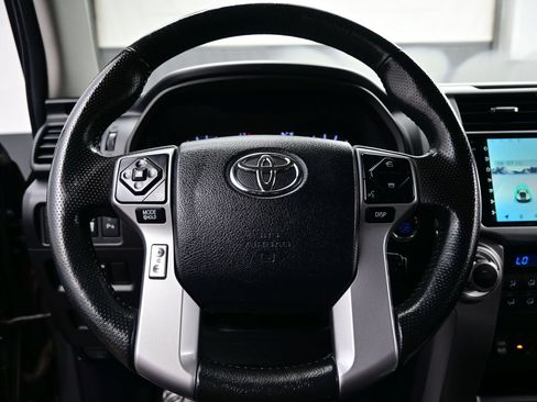 Used 2018 Toyota 4Runner Limited AWD/4WD image 25