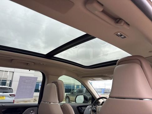 Used 2022 Lincoln Aviator Reserve w/ Equipment Group 201A image 14