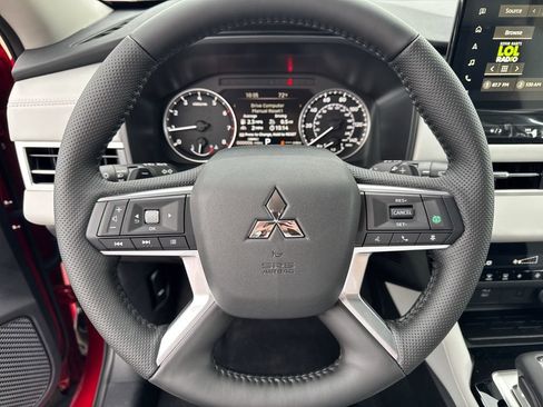 New 2026 Mitsubishi Outlander SE FWD image 8