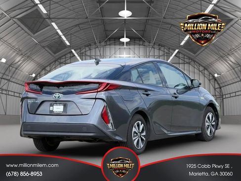 Used 2017 Toyota Prius Prime Plus w/ Carpet Mat Package FWD image 9