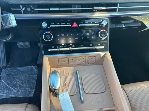 Used 2025 Hyundai Santa Fe Limited image 21