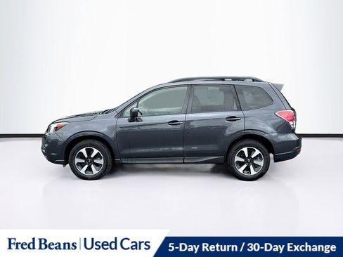 Used 2017 Subaru Forester 2.5i Premium image 4