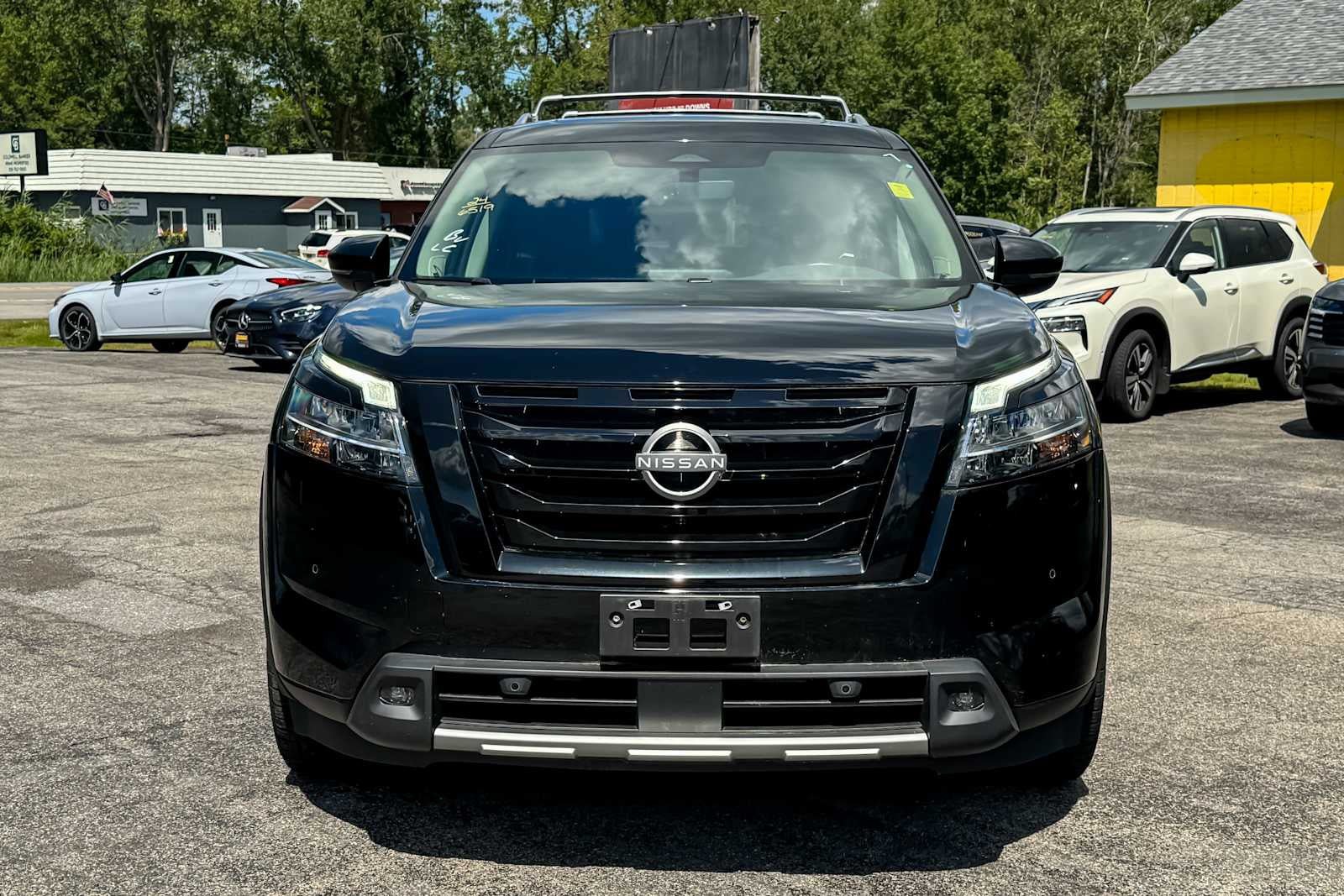 Certified 2024 Nissan Pathfinder SL w/ SL Premium Package AWD/4WD image 8