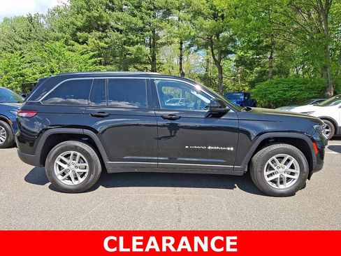 Used 2023 Jeep Grand Cherokee Laredo w/ Trailer Tow Prep Group (B) AWD/4WD image 7