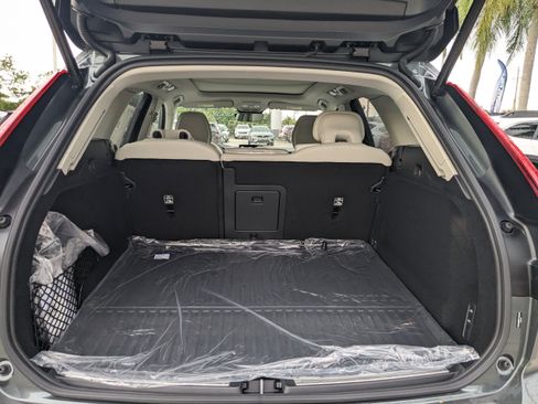 New 2026 Volvo XC60 T8 Ultra image 13