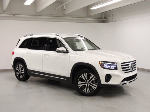 Certified 2024 Mercedes-Benz GLB 250 4MATIC image 4