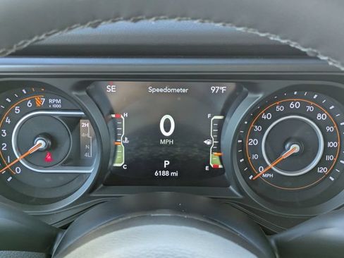 Certified 2025 Jeep Gladiator Sport AWD/4WD image 20