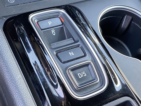 Used 2025 Honda Pilot Black Edition image 23