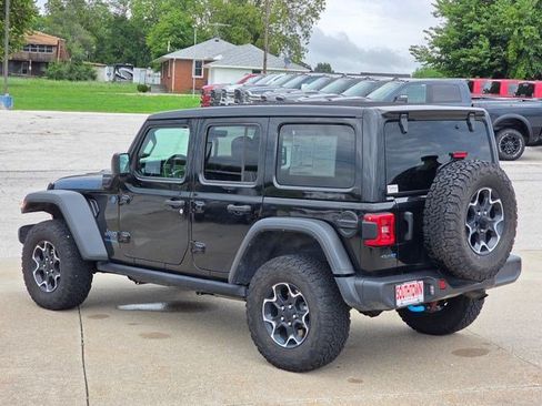 Used 2023 Jeep Wrangler Unlimited Rubicon 4xe w/ Cold Weather Group AWD/4WD image 13