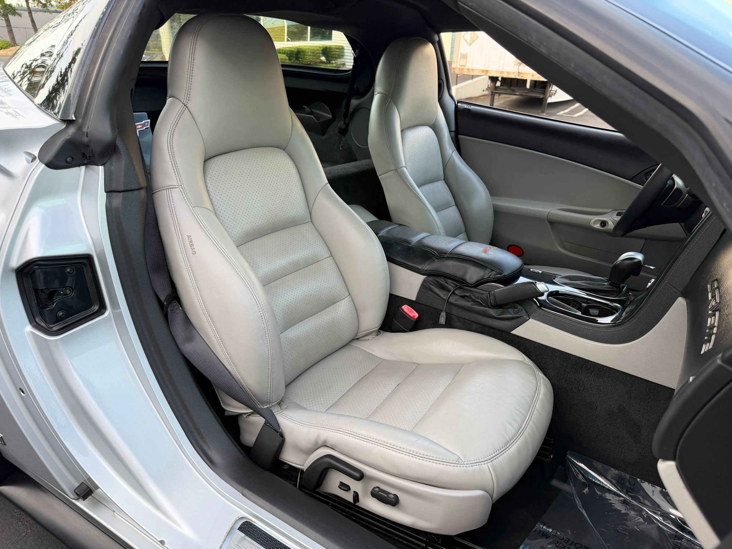 Used 2009 Chevrolet Corvette Coupe w/ Preferred Equipment Group RWD image 18