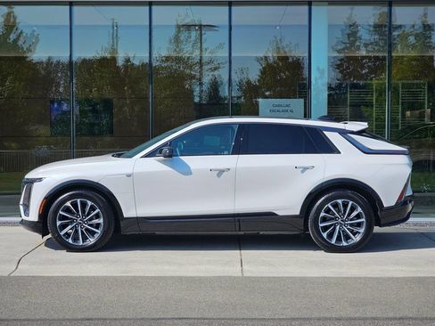 Used 2024 Cadillac Lyriq Sport w/ LPO, Floor Liner Package AWD/4WD image 2