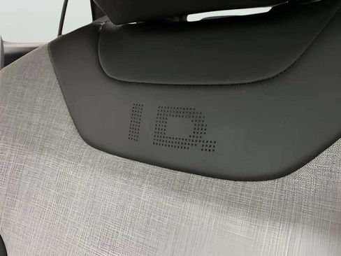 Used 2025 Volkswagen ID.4 Pro RWD image 80
