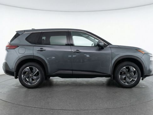 Used 2025 Nissan Rogue SV image 11