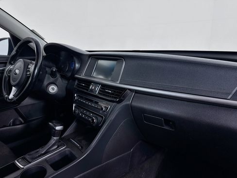 Used 2018 Kia Optima S w/ 18" Alloy Wheels Package image 24