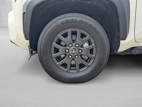 Used 2026 Toyota 4Runner SR5 AWD/4WD image 22