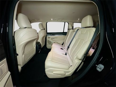 Certified 2022 Jeep Grand Cherokee L Limited image 19