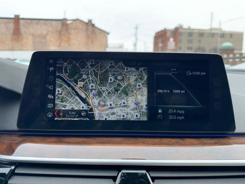 Used 2017 BMW 540i xDrive image 11