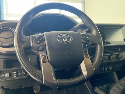 Used 2019 Toyota Tacoma TRD Off-Road w/ TRD Premium Off Road Package image 14