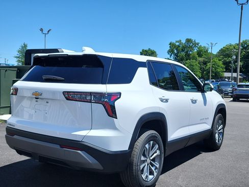 New 2026 Chevrolet Equinox LT w/ Convenience Package II FWD image 5