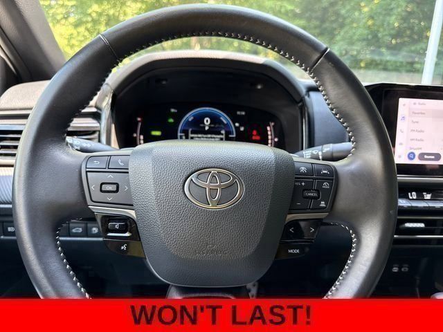 Used 2025 Toyota Camry SE FWD image 49